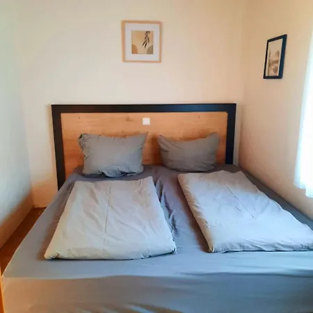 Burhave Gaestehaus 5 *